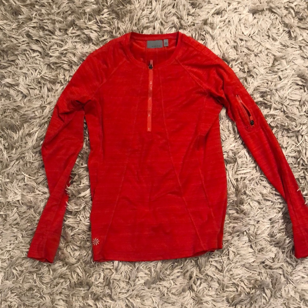 Athleta thin long sleeve workout shirt. XS
